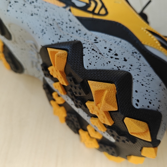 FILA Oakmont Trail Sneakers – Brand New with Tags - Picture 11 of 17